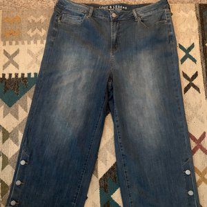 Love & Ledgend denim size 20, NEW with style tags. 3/4 length. slightly flaired